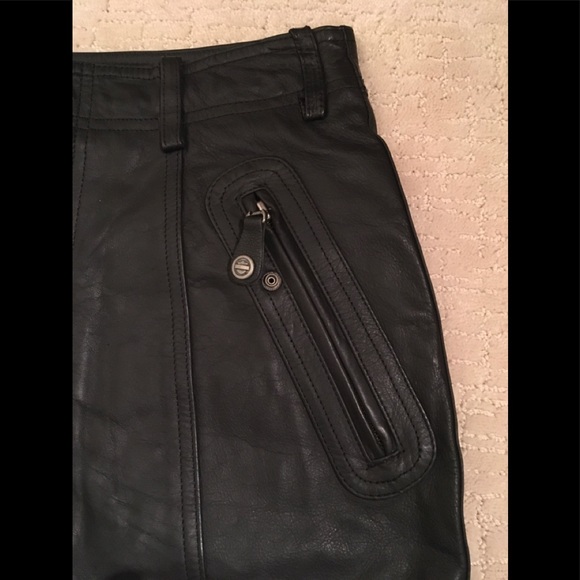 Harley Davidson Leather shorts - Picture 4 of 8